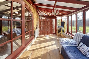 Host Stay The Arches Cottage