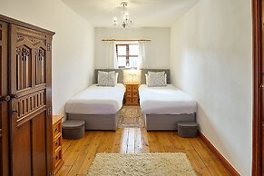 Host Stay The Arches Cottage