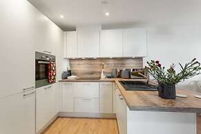 Host Stay Farrier William