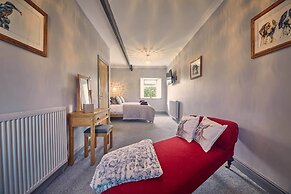 Host Stay Bluebell Cottage