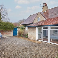 Host Stay Gardeners Cottage