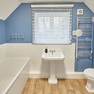 Host Stay Gardeners Cottage