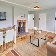 Host Stay Gardeners Cottage