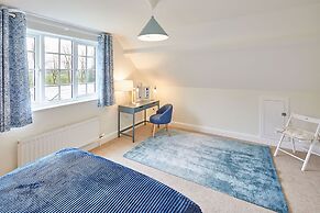 Host Stay Gardeners Cottage