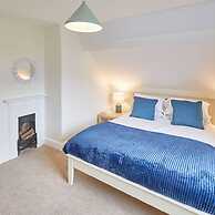 Host Stay Gardeners Cottage