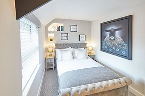 Host Stay 19 West End