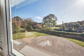 Host Stay May Cottage