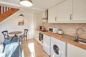 Host Stay May Cottage