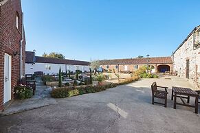 Host Stay May Cottage