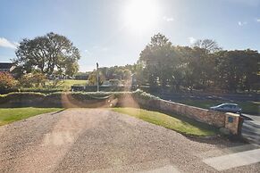 Host Stay May Cottage