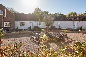 Host Stay May Cottage