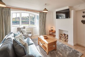 Host Stay May Cottage