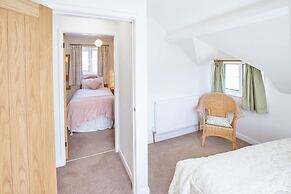 Host Stay Harvest Cottage