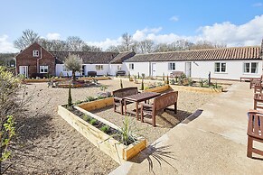 Host Stay Old Stable Cottage