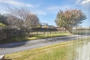 Host Stay Horseshoe Cottage