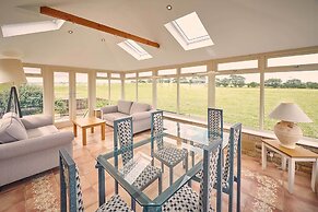 Host Stay Cheviot View