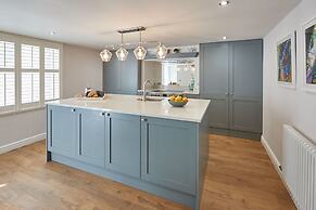 Host Stay Devereux House