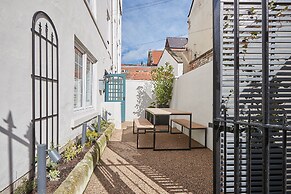 Host Stay Devereux House