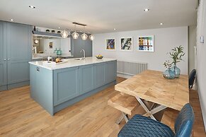 Host Stay Devereux House