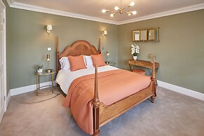 Host Stay Devereux House