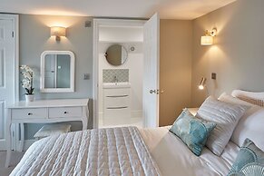 Host Stay Devereux House