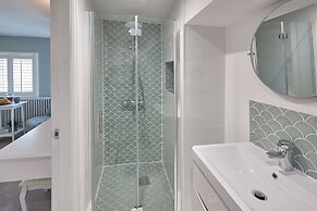 Host Stay Devereux House