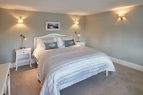 Host Stay Devereux House