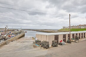 Host Stay The Plaice