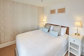 Host Stay The Plaice