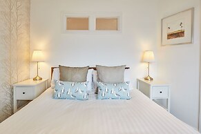 Host Stay The Plaice