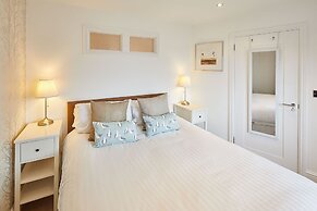 Host Stay The Plaice