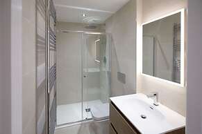 Host Stay The Royal Hideaway