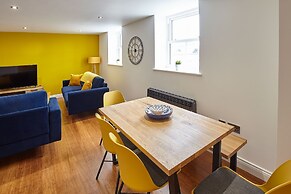 Host Stay The Royal Hideaway