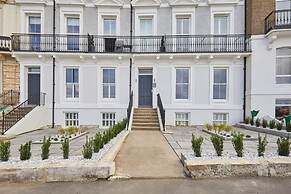 Host Stay The Royal Hideaway