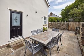 Host Stay Doray House