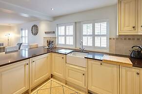 Host Stay Doray House