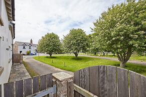 Host Stay Doray House