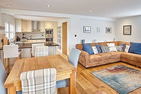 Host Stay Doray House