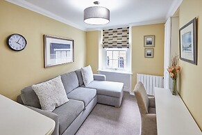 Host Stay Muggles Mews