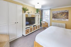 Host Stay Muggles Mews