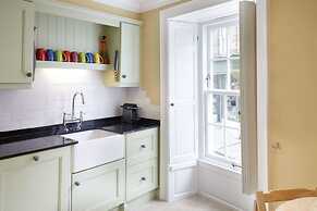 Host Stay Muggles Mews