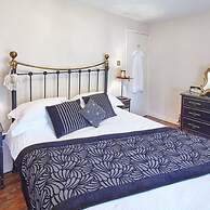 Host Stay Honeysuckle Cottage