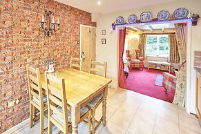 Host Stay Honeysuckle Cottage