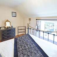 Host Stay Honeysuckle Cottage