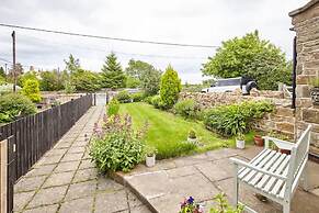 Host Stay Honeysuckle Cottage