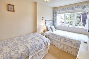 Host Stay Honeysuckle Cottage