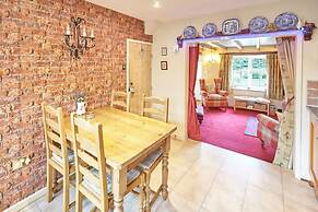 Host Stay Honeysuckle Cottage
