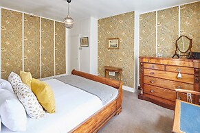 Host Stay Elliott Terrace