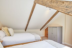 Host Stay Eden Cottage