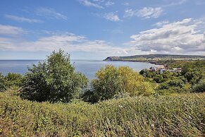 Host Stay Raven House